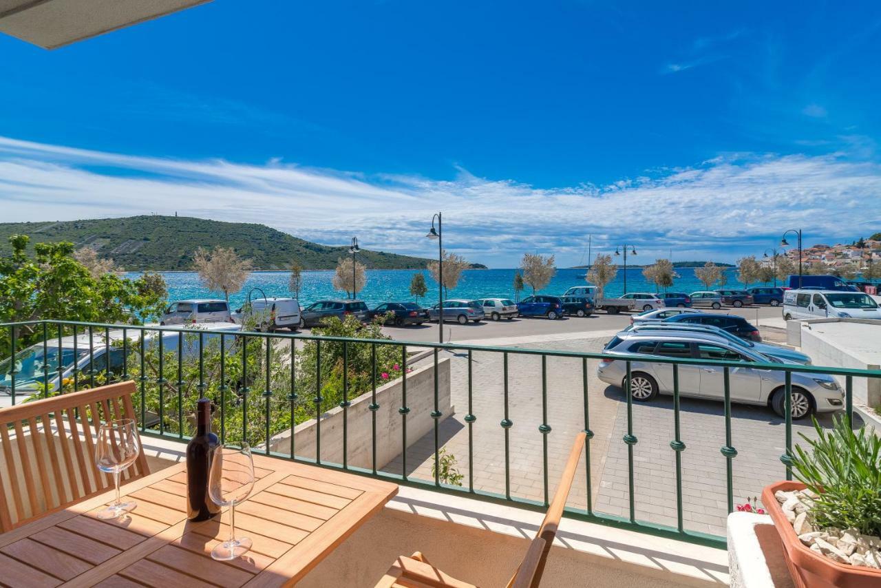 Beachfront Apartments Villa Sisa プリモシュテン エクステリア 写真